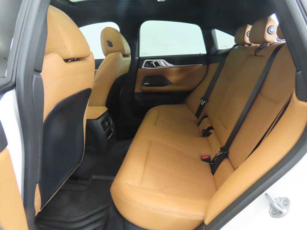 Thumbnail: 2025 BMW i4 - 22