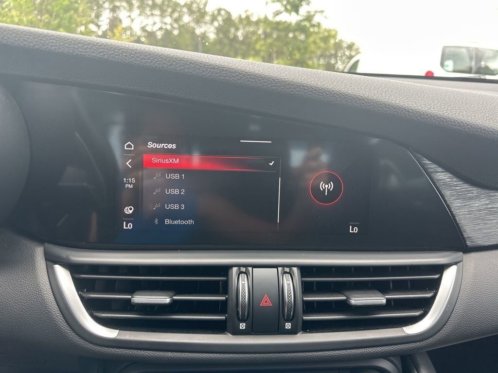 2022 Alfa White Alfa Romeo Giulia Sprint RWD Sedan