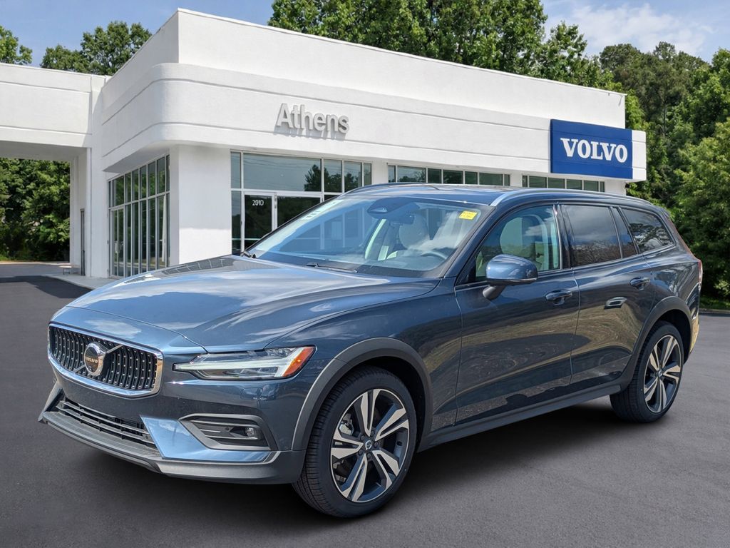 2026 Volvo V60 Cross Country B5 Plus AWD
