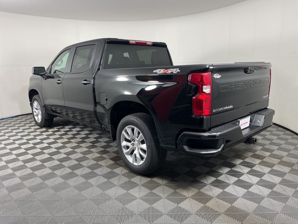 Thumbnail: 2026 Chevrolet Silverado 1500 - 3