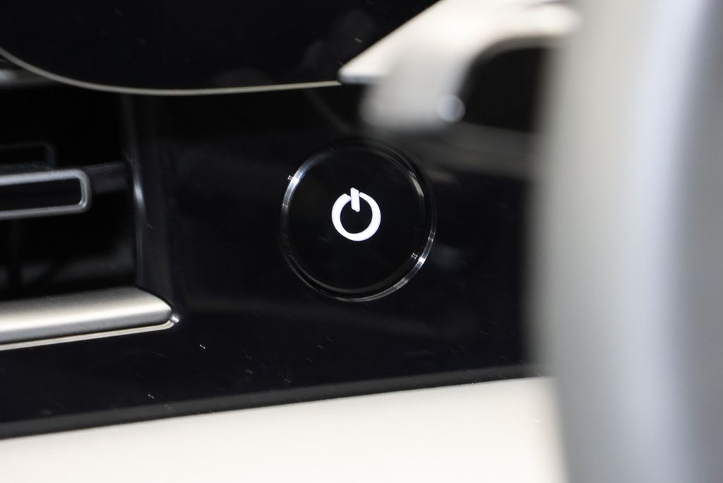 Thumbnail: 2021 Porsche Taycan - 16