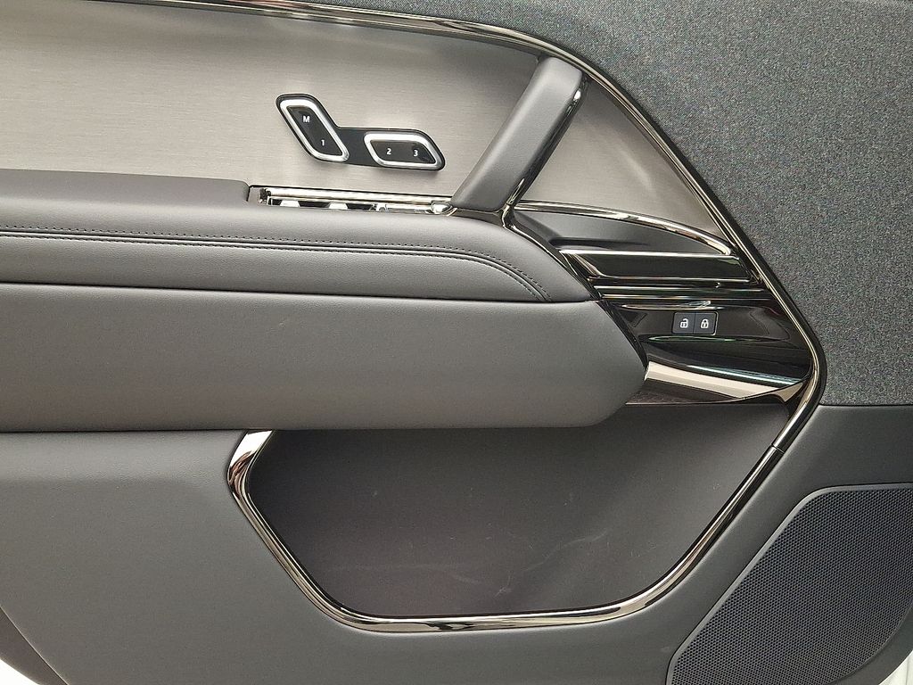 Thumbnail: 2026 Land Rover Range Rover Sport - 9