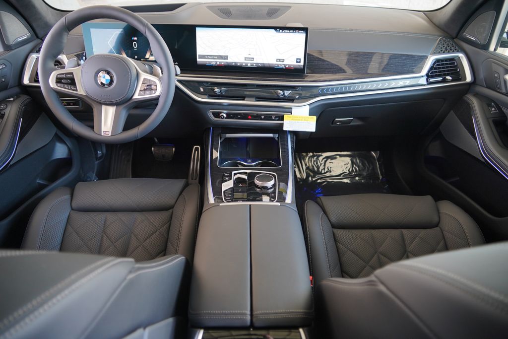 Thumbnail: 2027 BMW X7 - 13