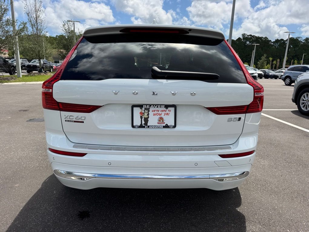 2023 Volvo XC60 B5 Plus photo 6