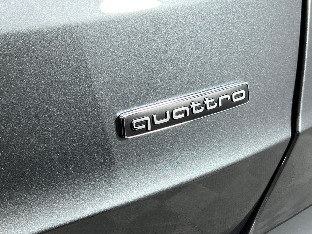 Thumbnail: 2025 Audi Q3 - 11