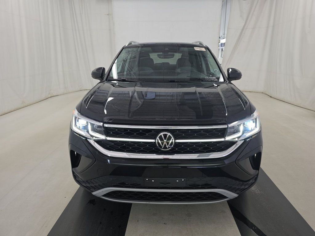 Used 2023 Black Volkswagen 1.5T SEL image 2