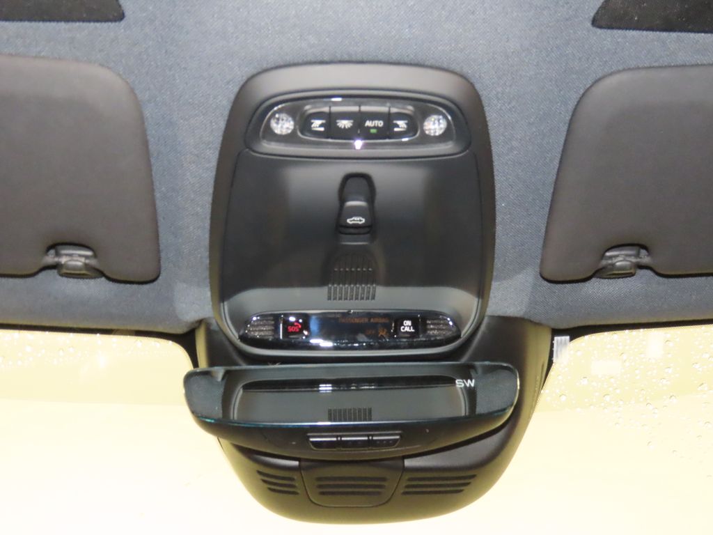 Thumbnail: 2019 Volvo XC40 - 28