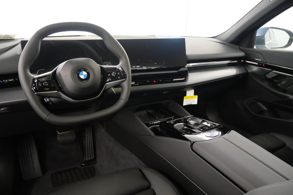 2025 BMW 5 Series 530i xDrive 19