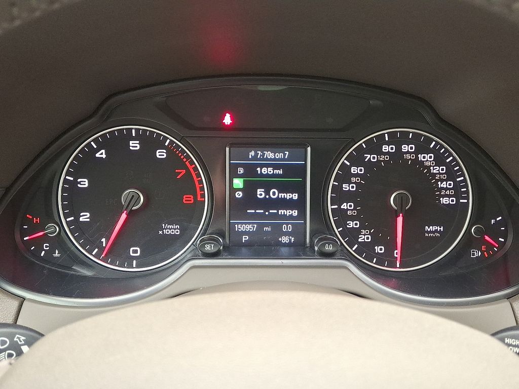 Thumbnail: 2013 Audi Q5 - 23