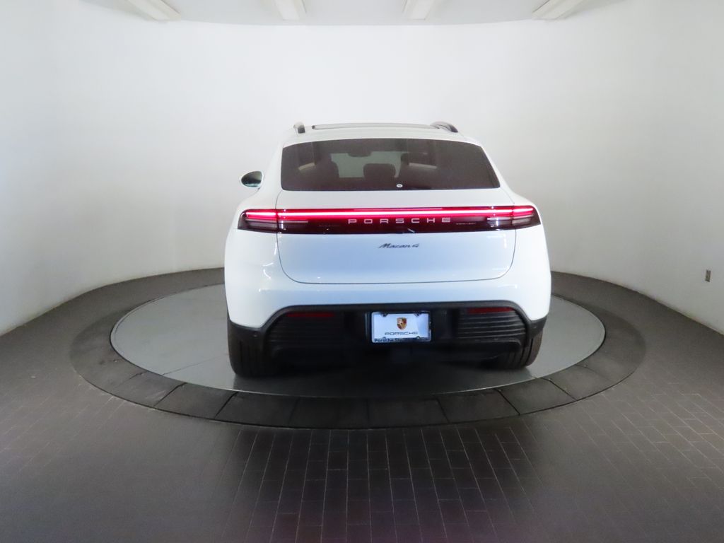 Thumbnail: 2026 Porsche Macan - 6