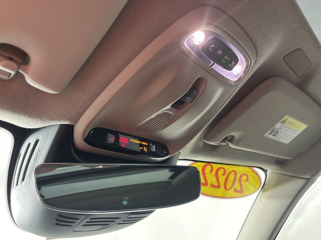 Thumbnail: 2022 Volvo XC40 - 30