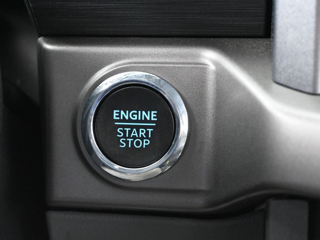 Used 2024 Red Metallic Ford XLT image 39