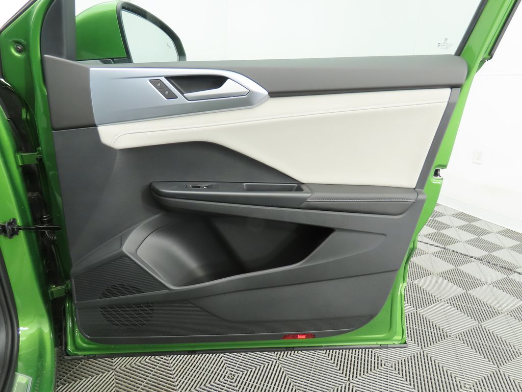 2025 Volkswagen Taos SE 26
