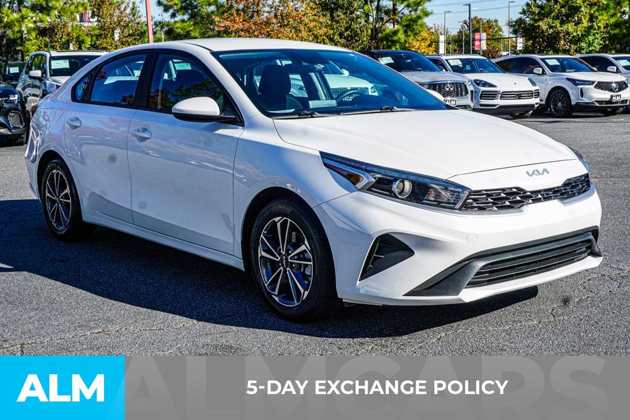 2023 Kia Forte LXS photo 3