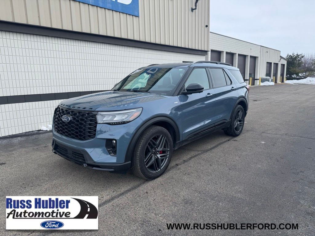 2025 Ford Explorer ST-Line AWD