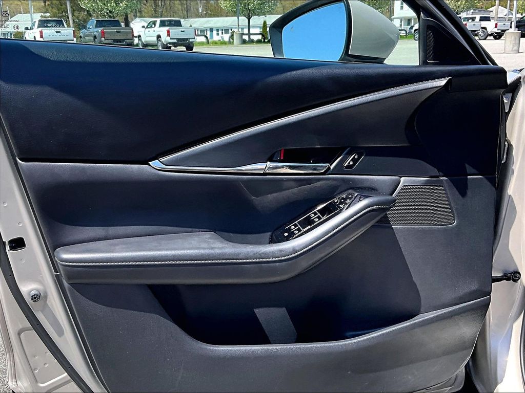 2023 Mazda CX-30 — photo 9