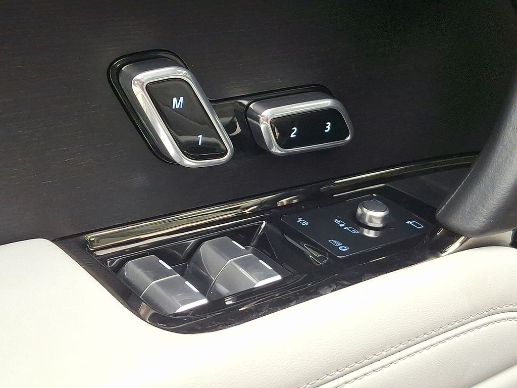 Thumbnail: 2023 Land Rover Range Rover Sport - 28