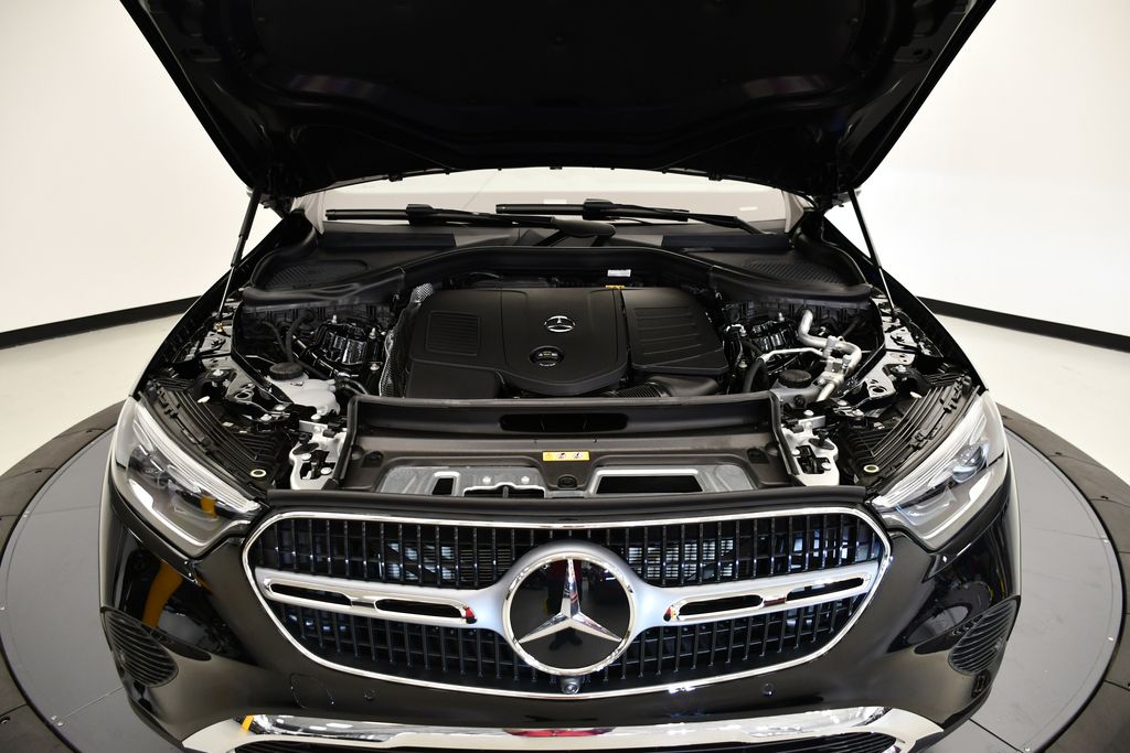 2025 Mercedes-Benz GLC 300 12