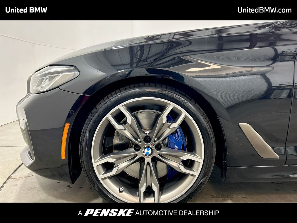 2022 BMW 5 Series M550i xDrive 10