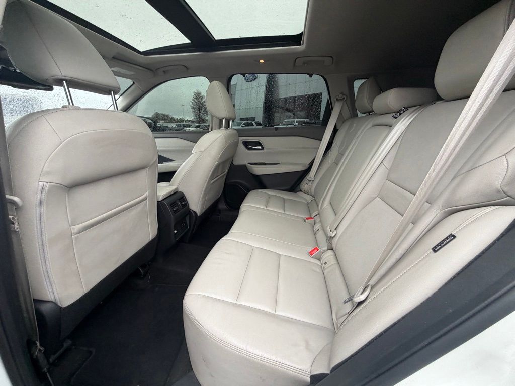 2021 Nissan Rogue SL - 11