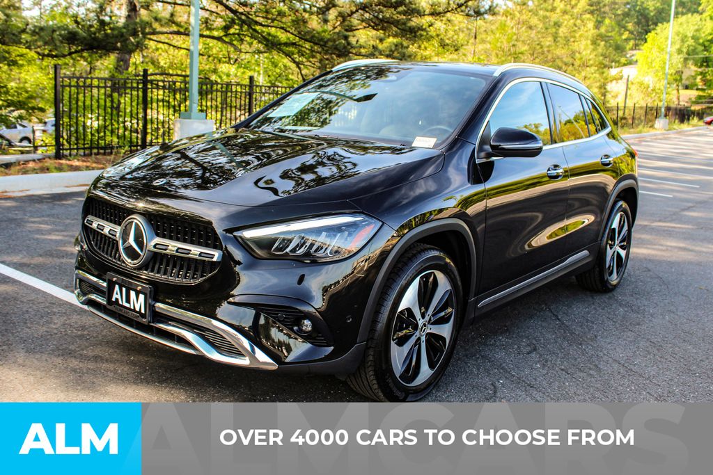 Used 2025 Black Mercedes-Benz GLA 250 image 3
