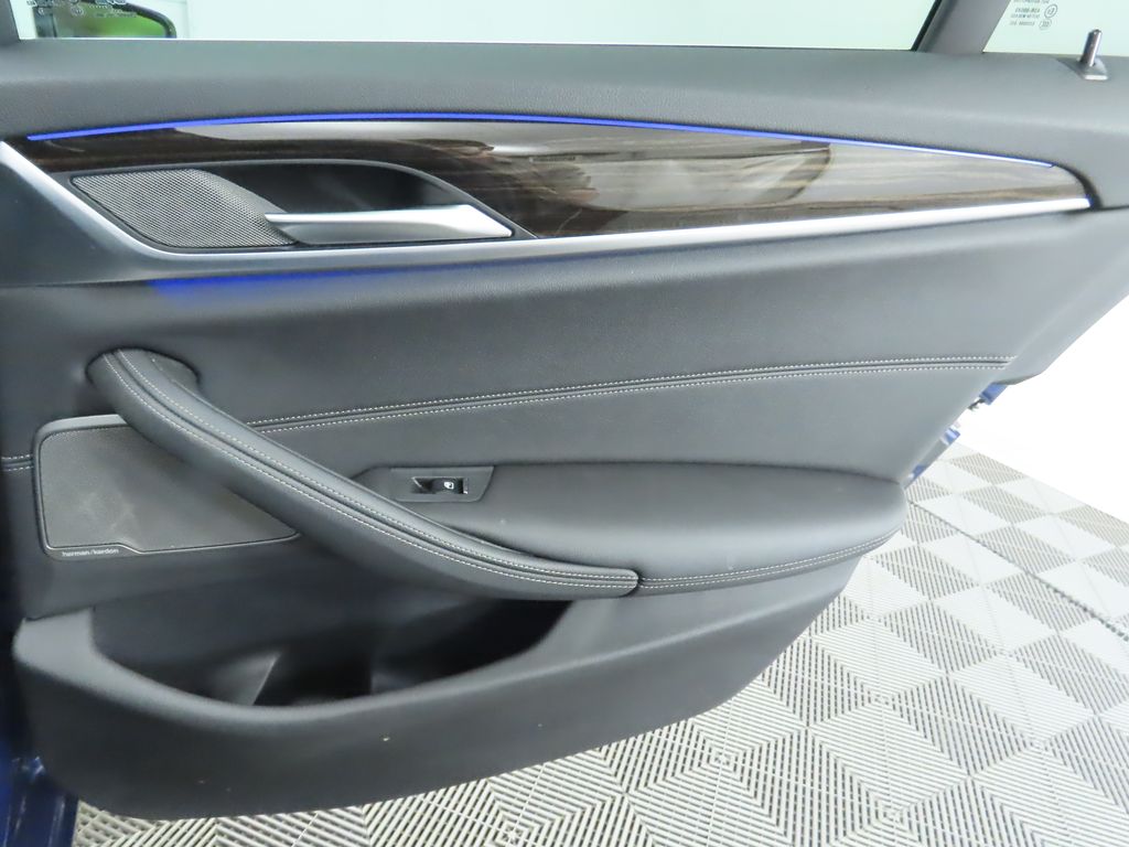 Thumbnail: 2023 BMW 5 Series - 28