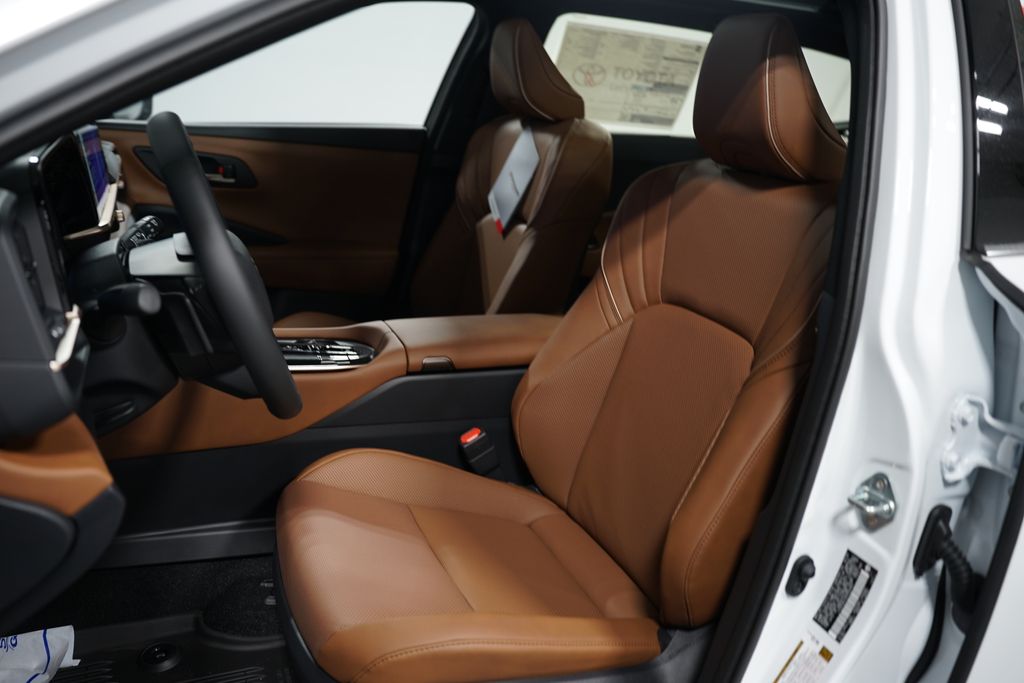 2025 Toyota Crown Signia Limited 30