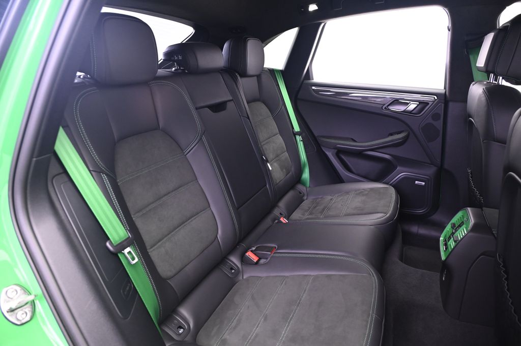 Thumbnail: 2022 Porsche Macan - 19