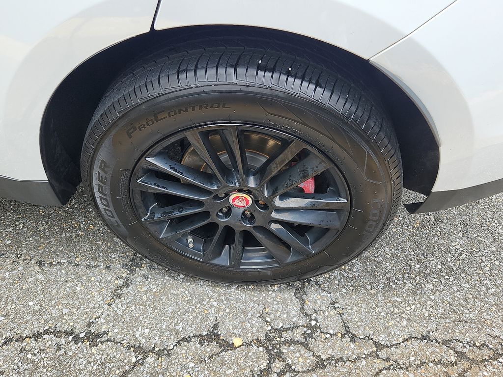2017 Jaguar F-Pace Prestige 8