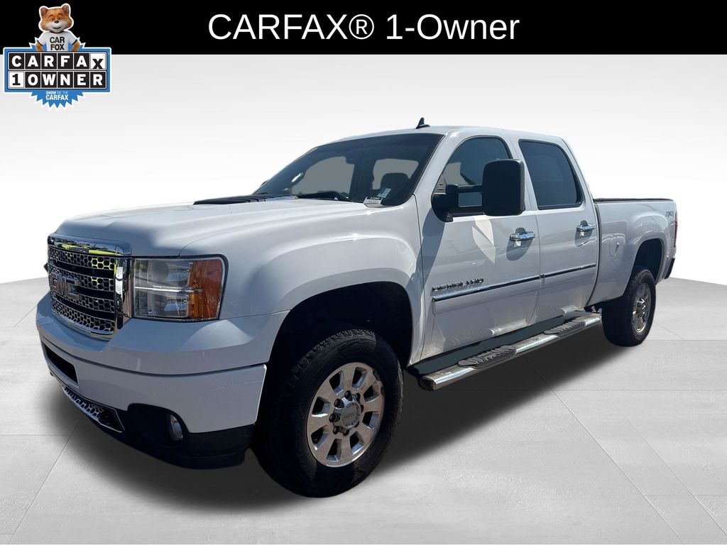 Summit White 2014 GMC Sierra 2500HD Pickup Truck Four-Wheel Drive 6-Speed Automatic
