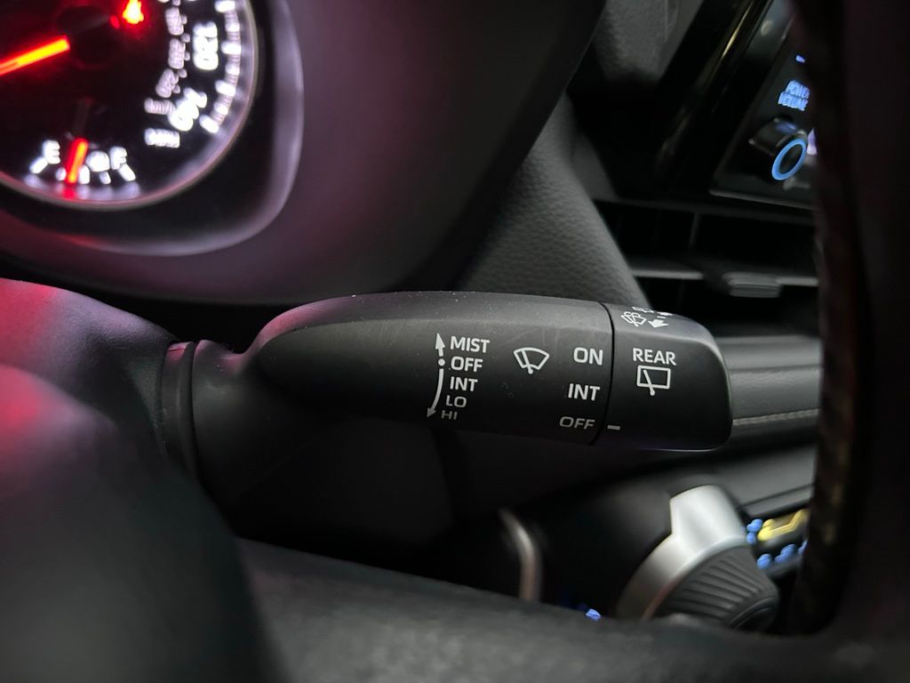 Thumbnail: 2022 Toyota RAV4 - 20