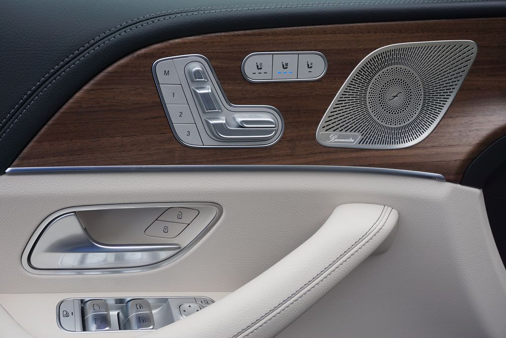 Thumbnail: 2026 Mercedes-Benz GLE - 25