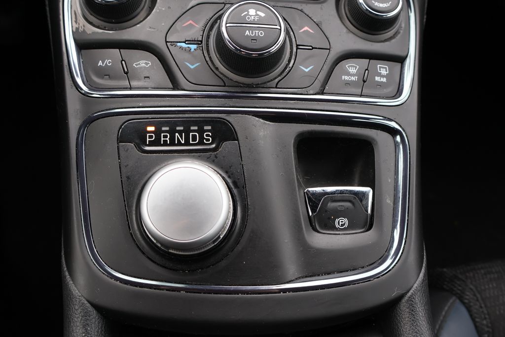 Thumbnail: 2016 Chrysler 200 - 26