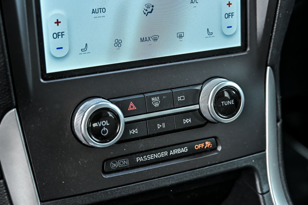 Used 2021 Gray Ford SEL image 25