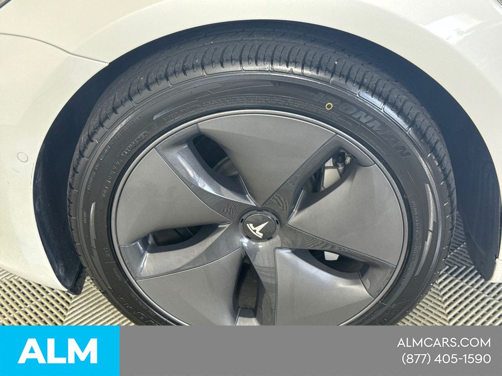 Used 2019 White Tesla Standard Range Plus image 15