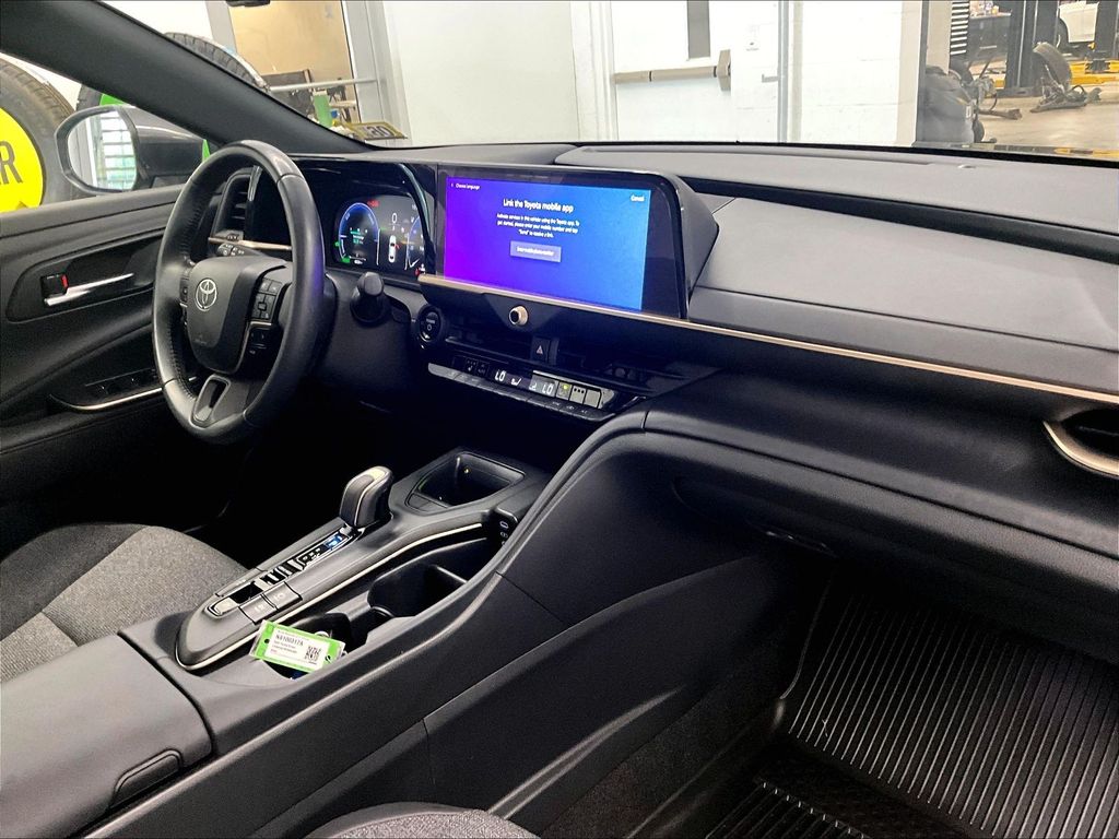 2023 Toyota Crown — photo 14