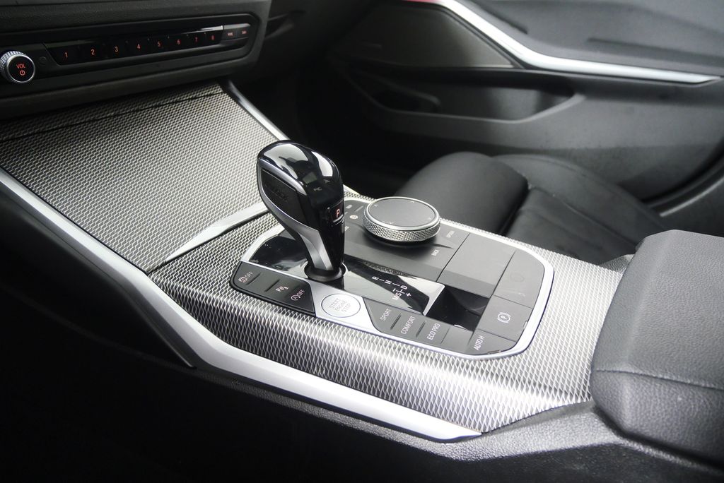 Thumbnail: 2020 BMW 3 Series - 24