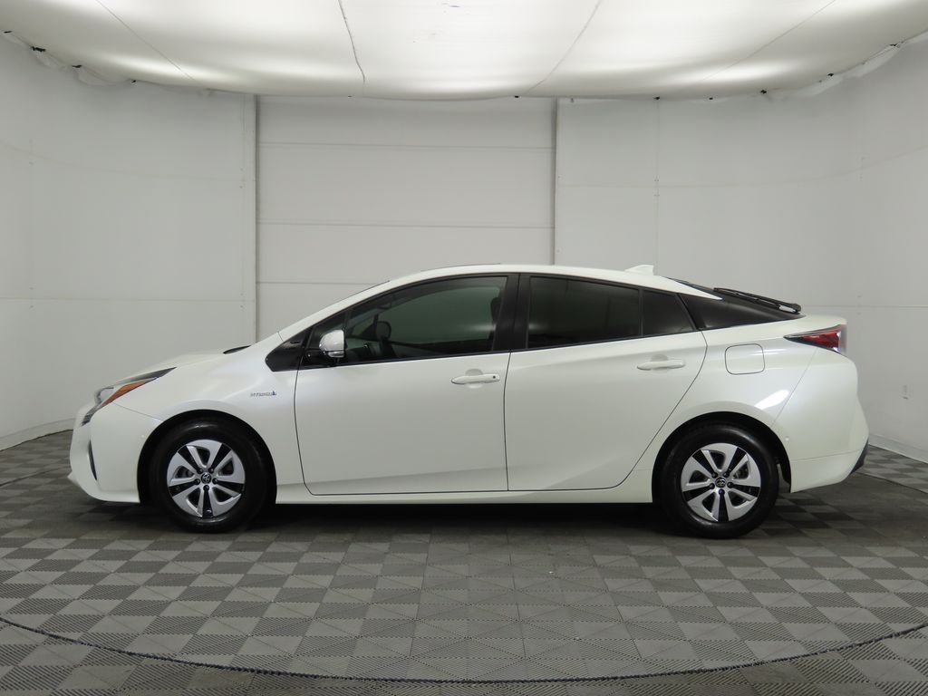 2018 Toyota Prius Four 8