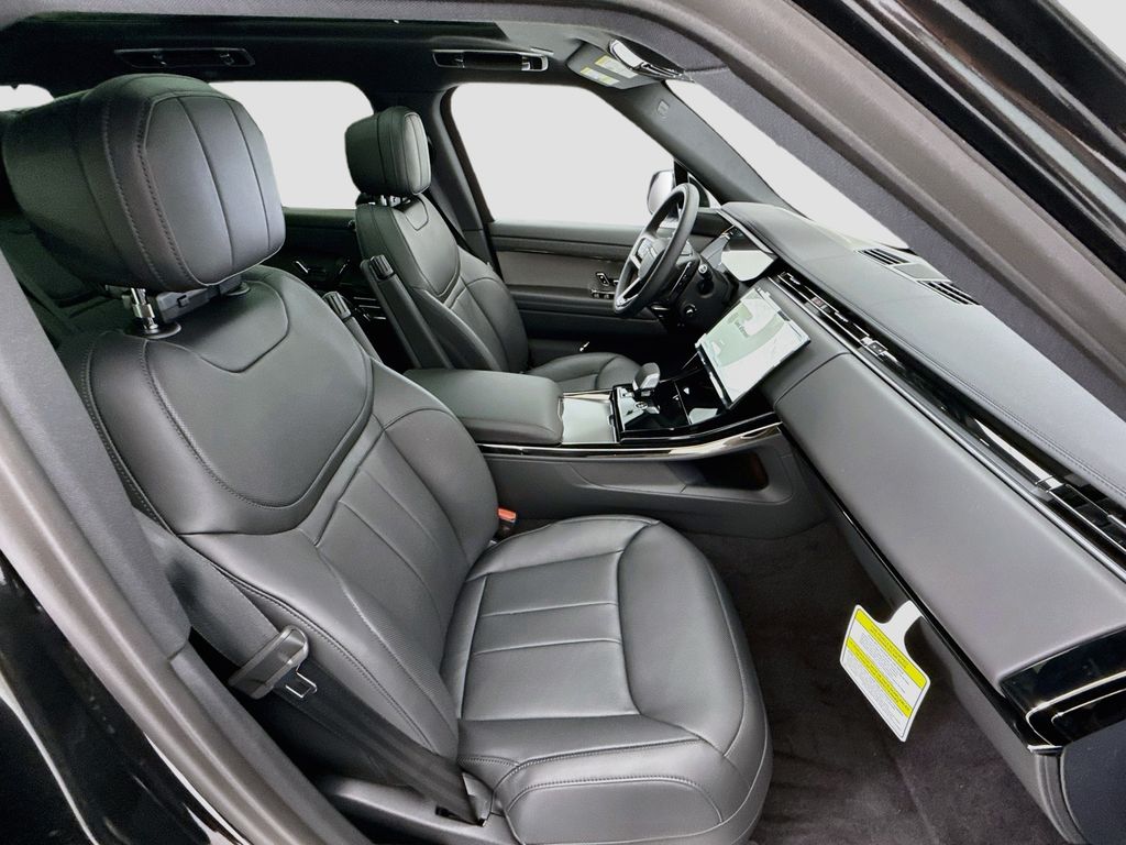 Thumbnail: 2026 Land Rover Range Rover Sport - 20