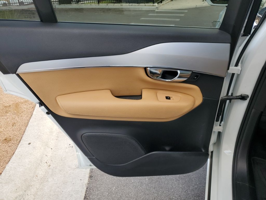 Used Car 2018 Volvo Xc90  T6 Momentum For Sale Under $20,000 In Austin, Texas