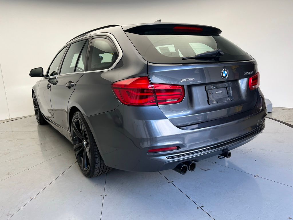 Thumbnail: 2018 BMW 3 Series - 4