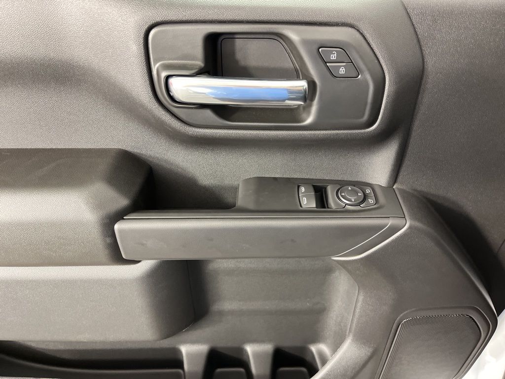 Thumbnail: 2026 Chevrolet Silverado 1500 - 23