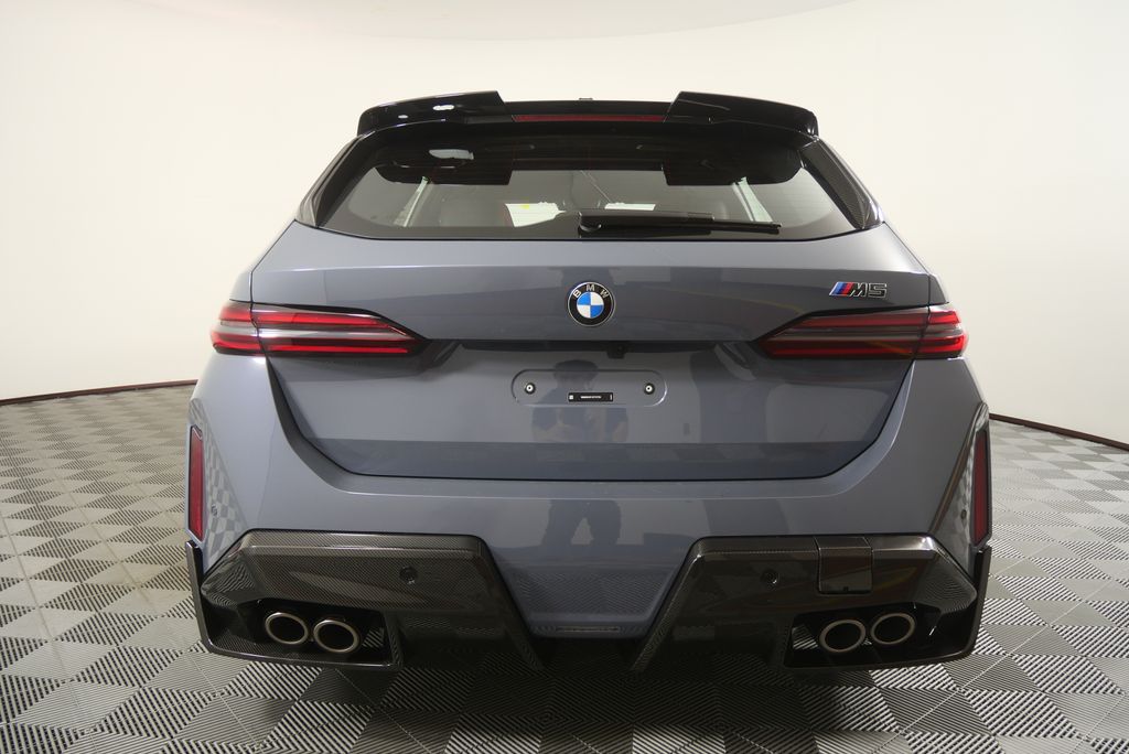 Thumbnail: 2027 BMW M5 - 4