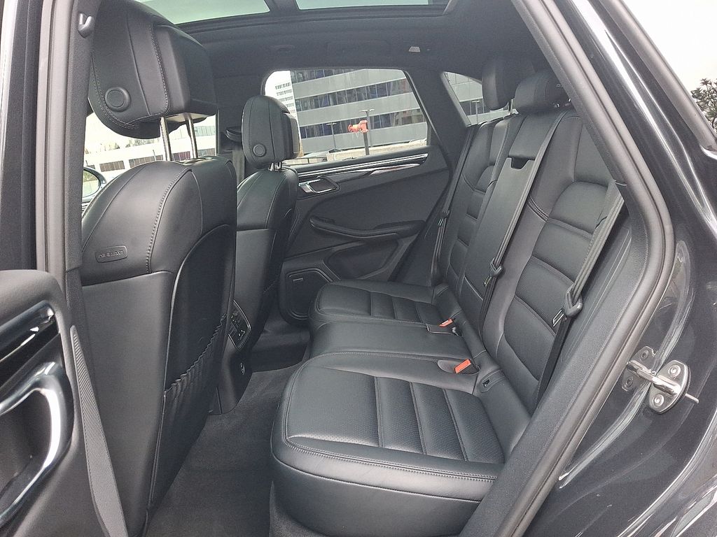 Thumbnail: 2024 Porsche Macan - 12