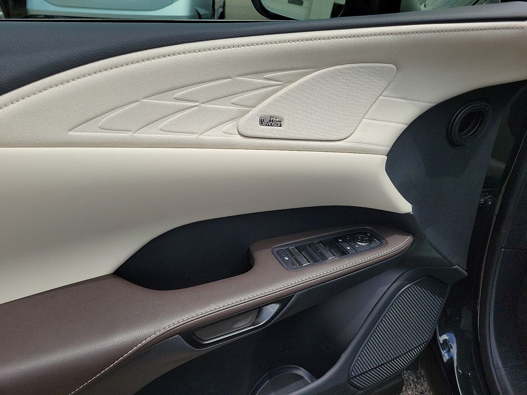 2026 Lexus RX 450h+ Luxury - 10