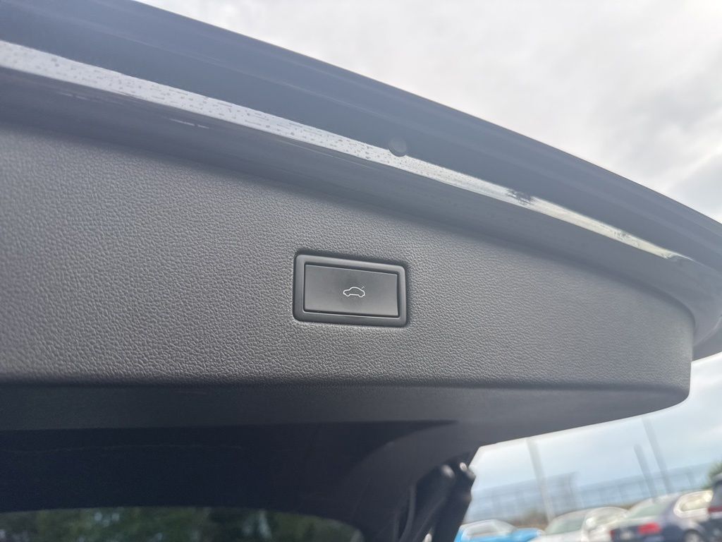 2022 Volkswagen Tiguan 2.0T SE Black at Sutliff Volkswagen