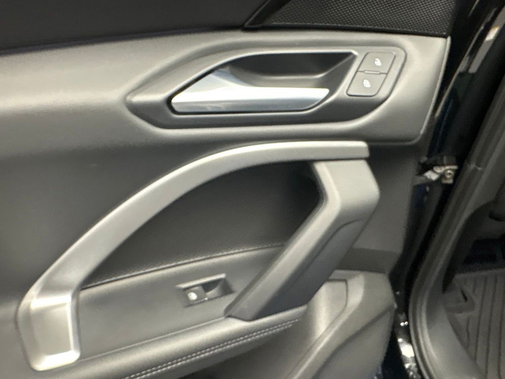 Thumbnail: 2025 Audi Q5 - 20