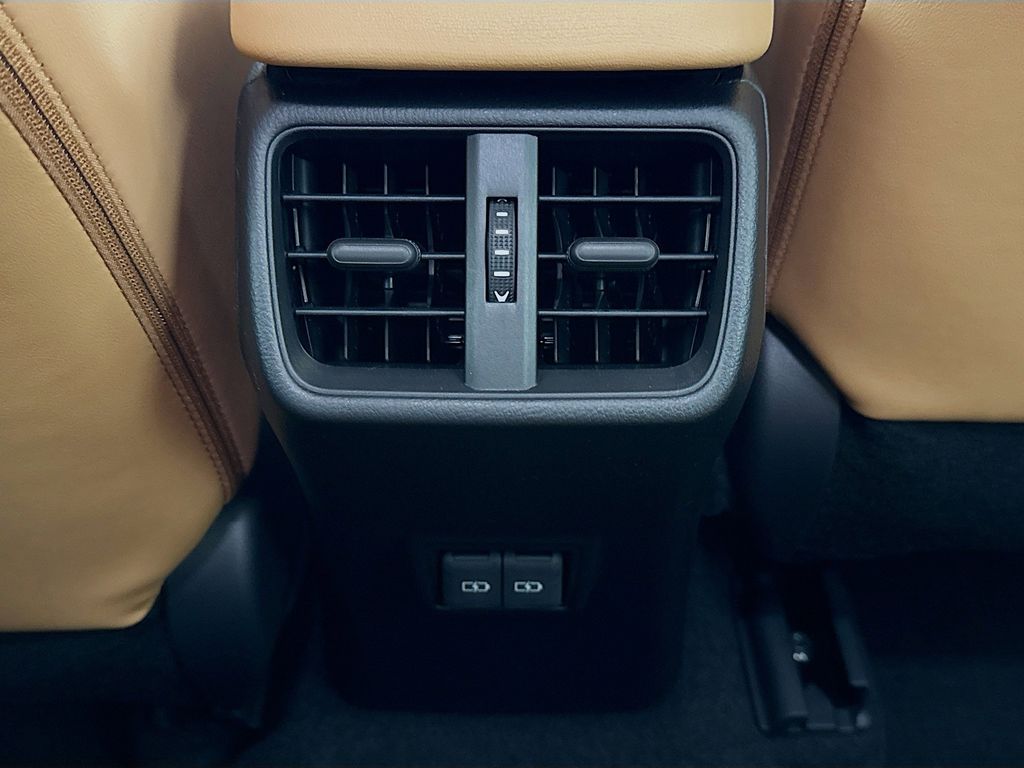 Thumbnail: 2025 Lexus UX - 18