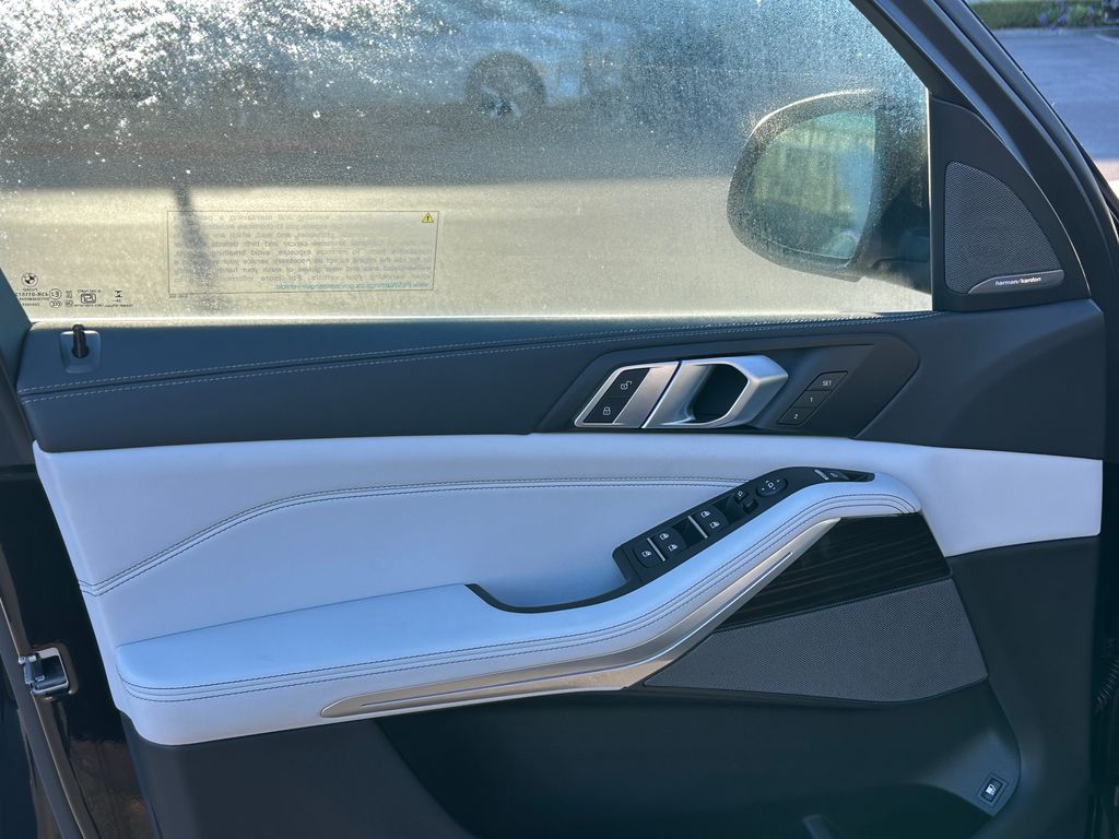 Thumbnail: 2025 BMW X5 - 11