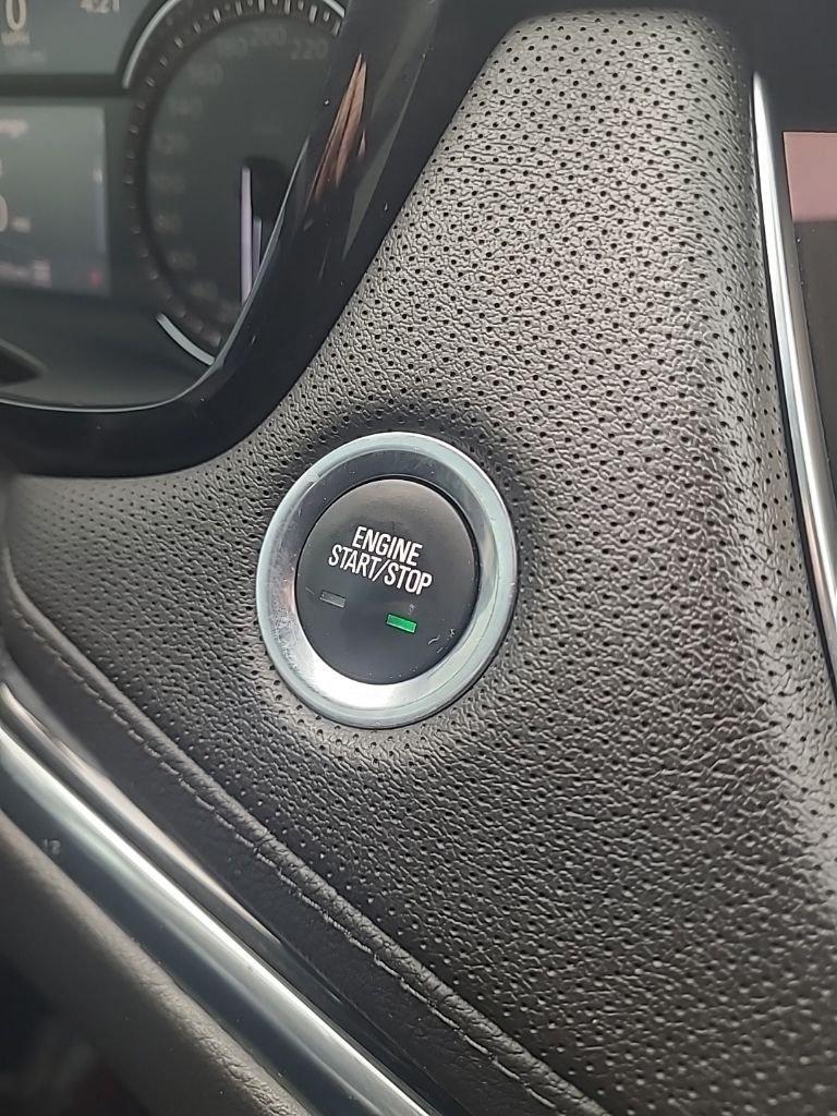 used 2021 Cadillac XT5 car, priced at $25,632